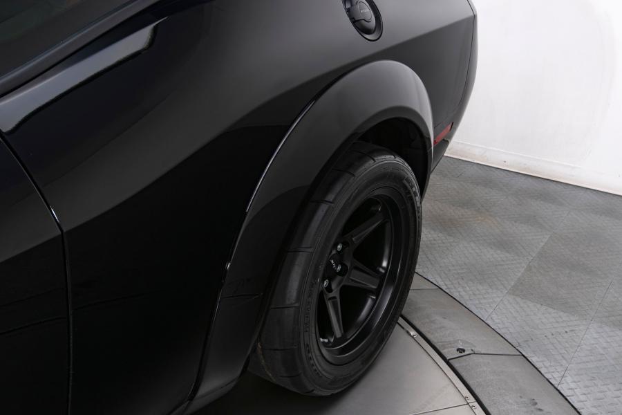 Детали экстерьера Dodge Challenger SRT Demon (LC, 0945 of 3300) 2018 года  (фото 31 из 109)